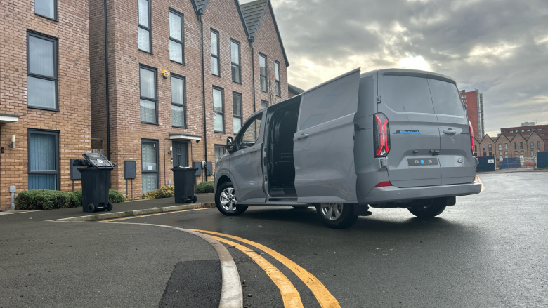 Ford Transit Custom E-320 L1 Rwd 100kW 65kWh H1 Van Limited Auto